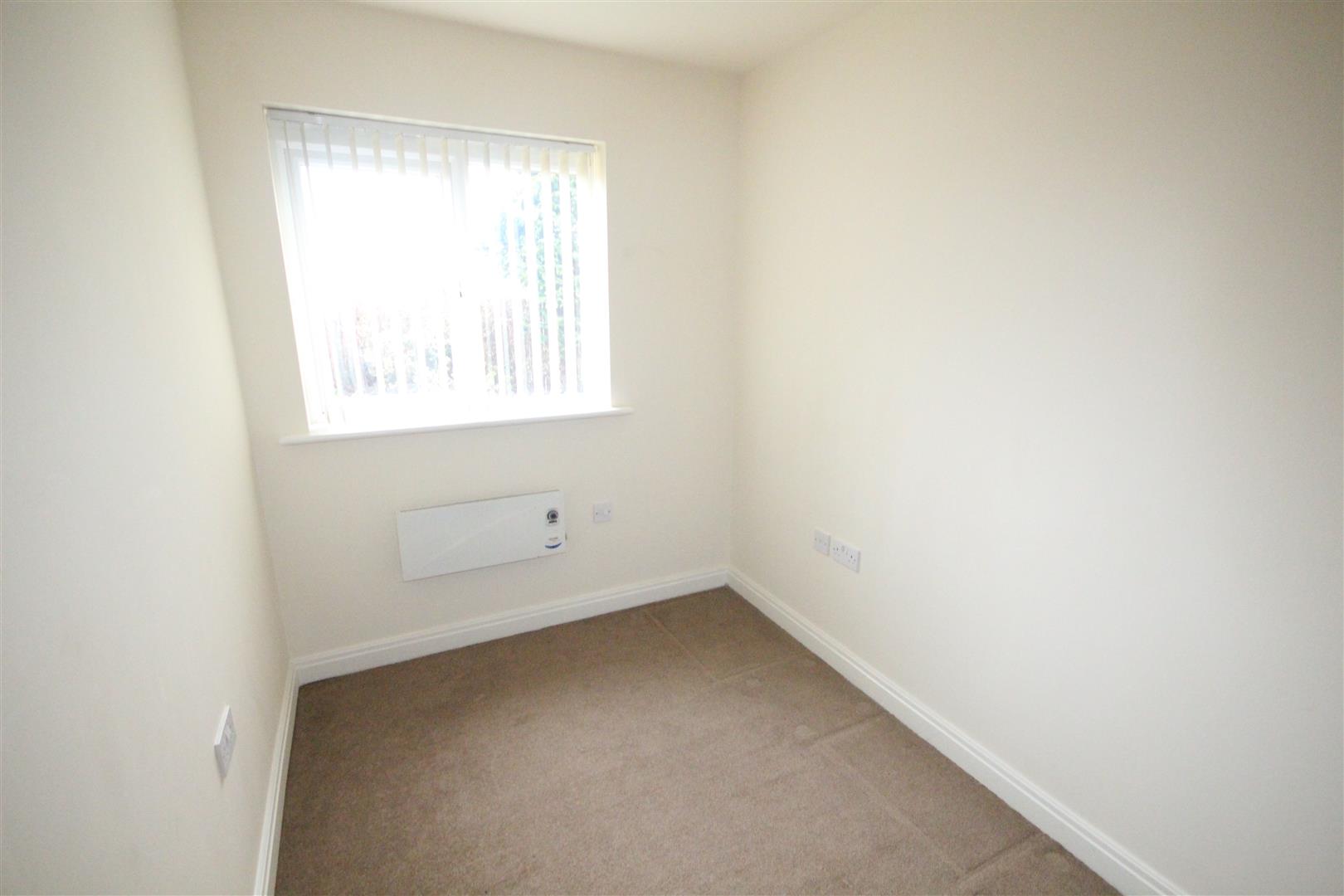 2 bedroom apartment For Sale in Burnley - IMG_1555.jpg